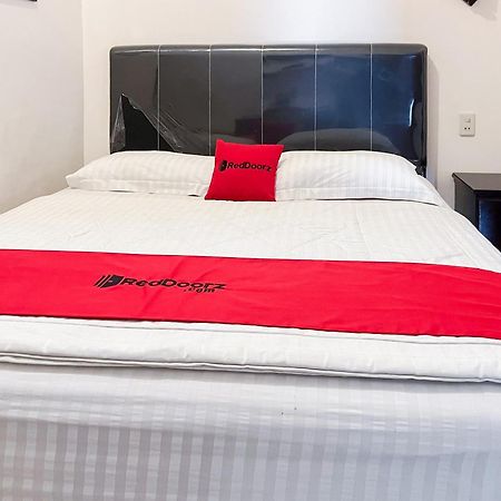 Hotel Reddoorz Near Pantai Pandan Sibolga 2 Halangan Esterno foto