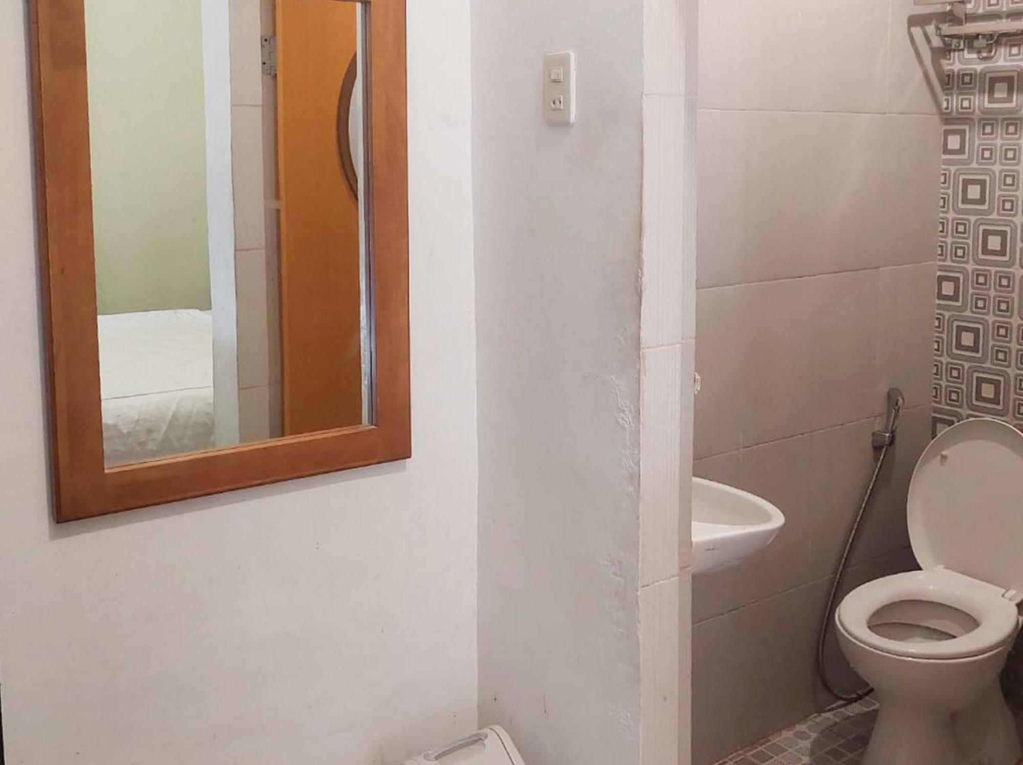 Hotel Reddoorz Near Pantai Pandan Sibolga 2 Halangan Esterno foto